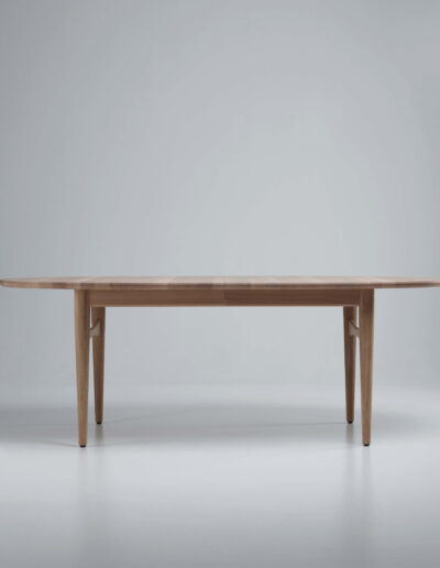 Øya dining table