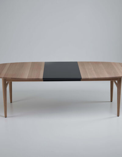 Øya dining table