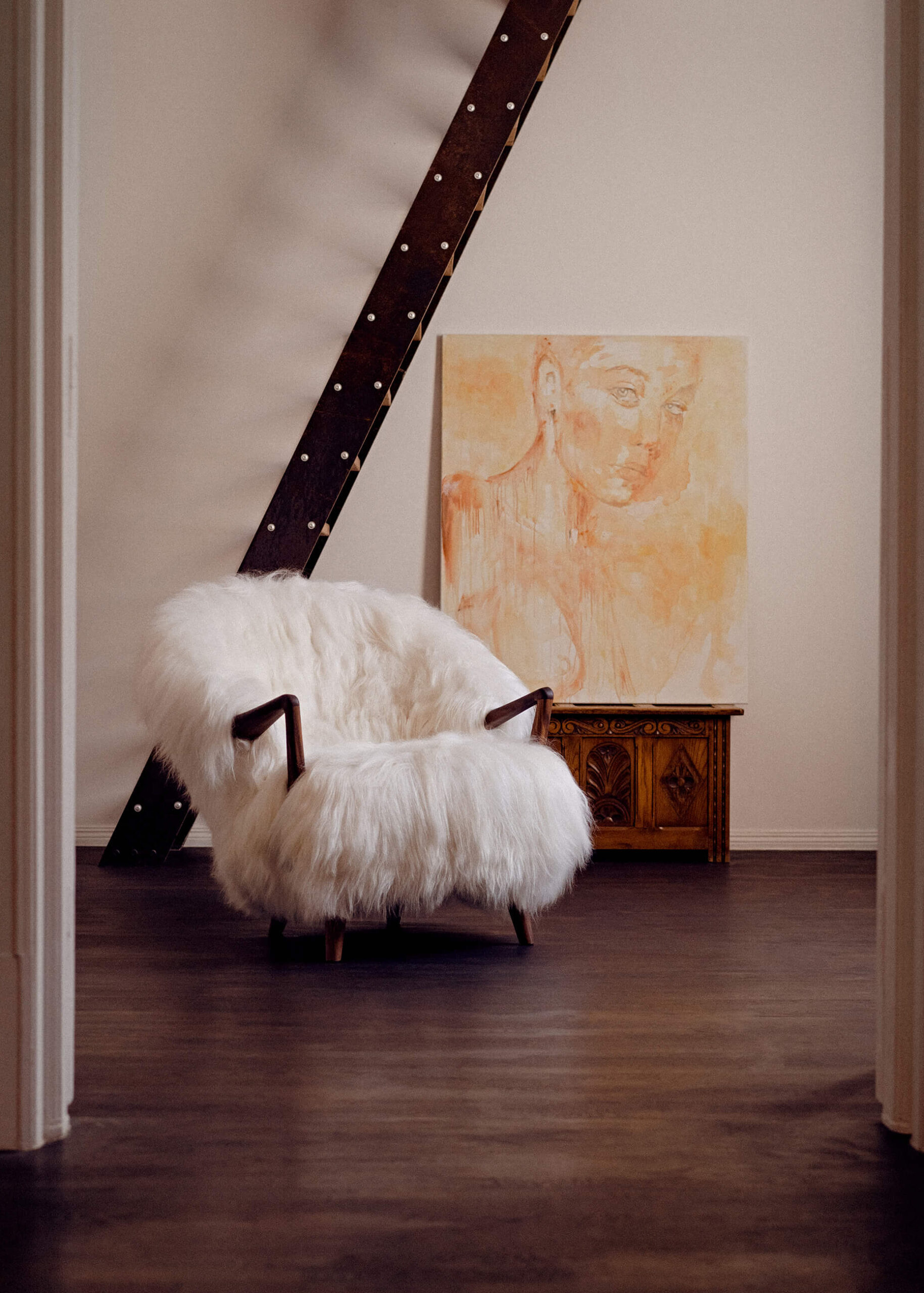 Fluffy lounge chair Eikund - Villa Grung - Hunter chair