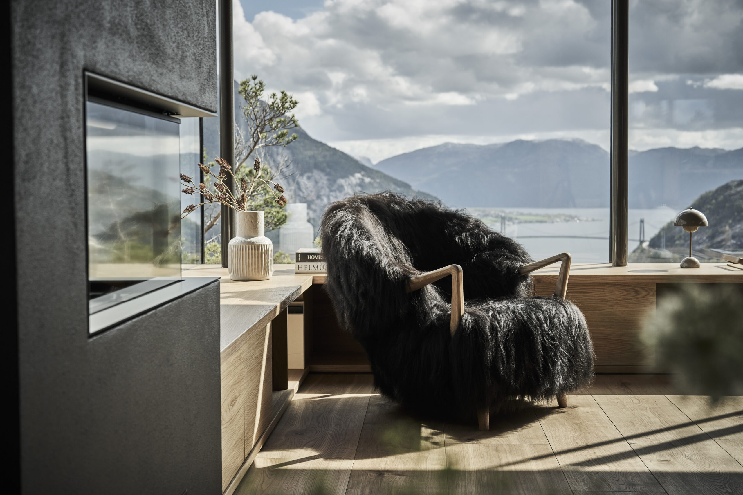 Eikund - The Bolder - Fluffy lounge chair Eikund - The Bolder - Fluffy lounge chair