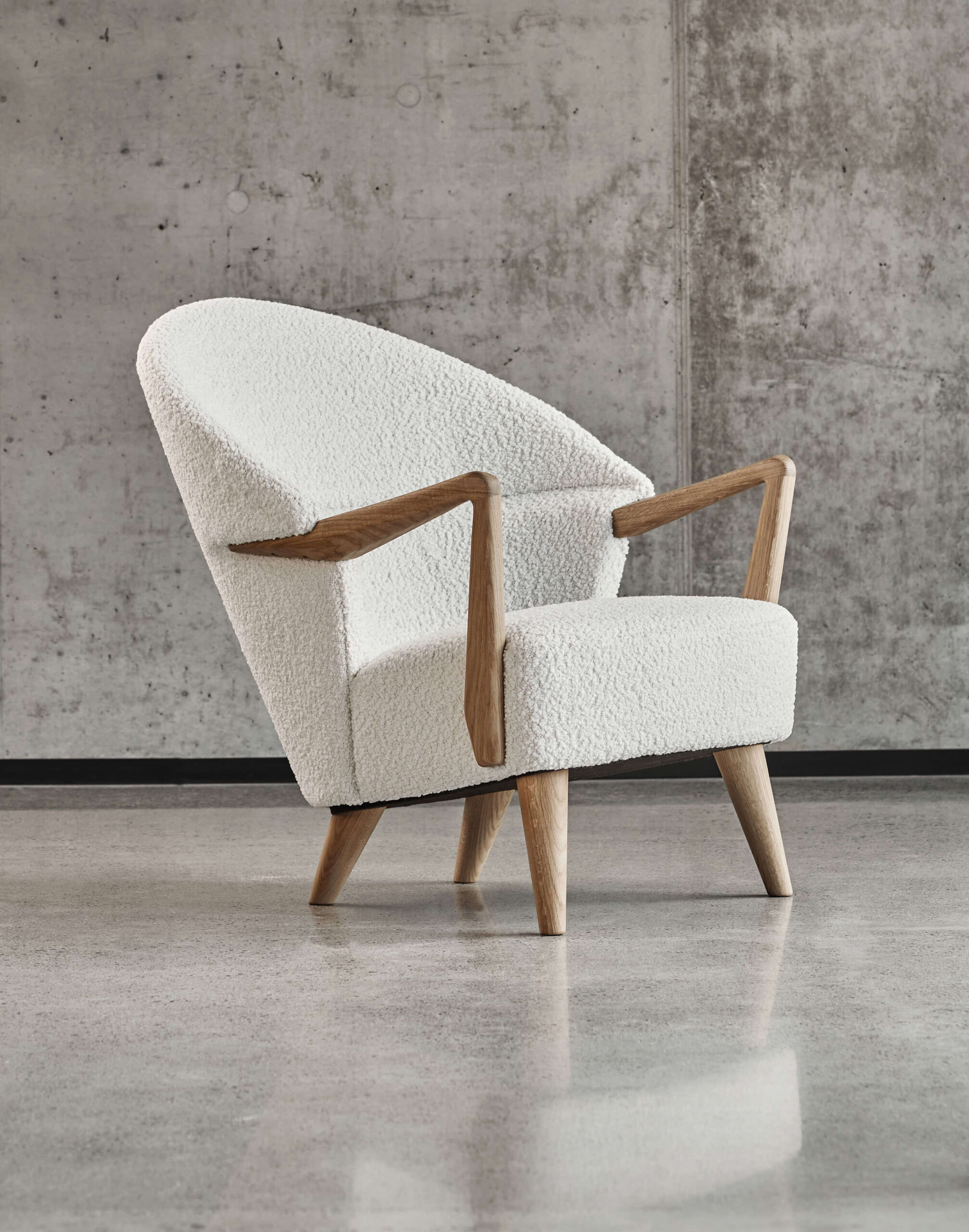 Fluffy lounge chair